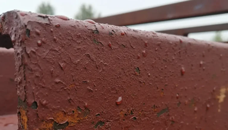 Peinture anti corrosion : guide complet pour protéger vos métaux